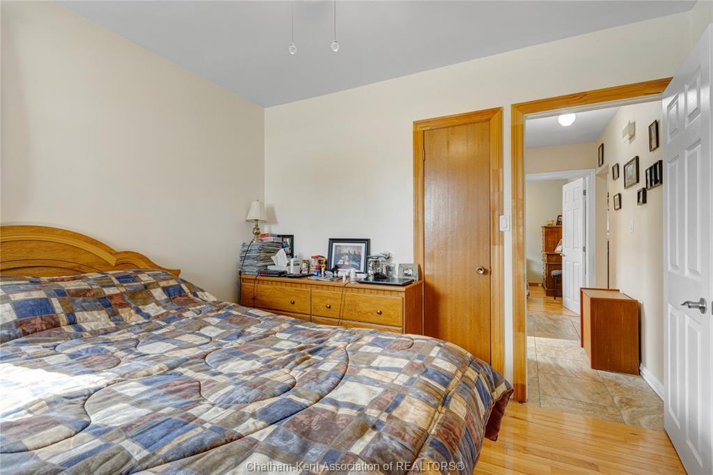 410 Mcnaughton Avenue East, Chatham, ON - Indoor Photo Showing Bedroom