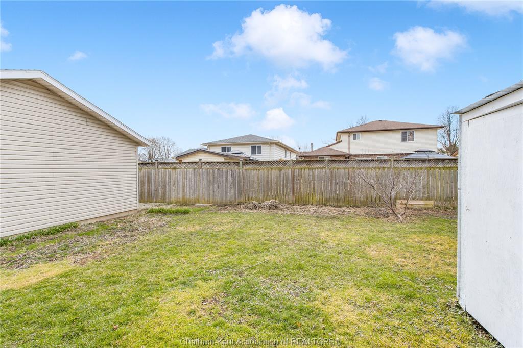 410 Mcnaughton Avenue East, Chatham, ON - Outdoor