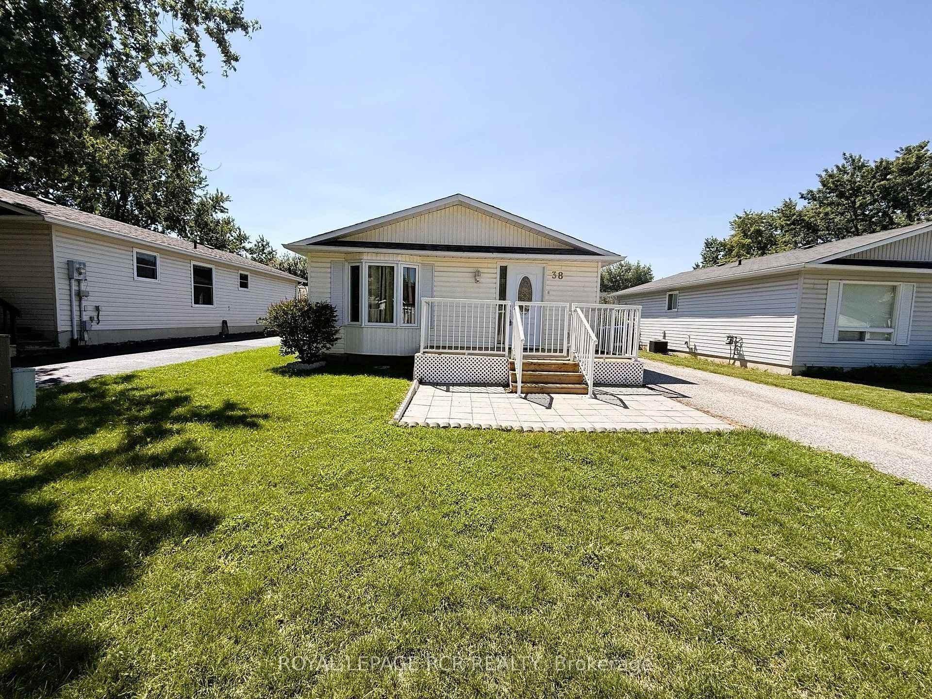 38 Royal Oak Drive, Innisfil, ON - Outdoor