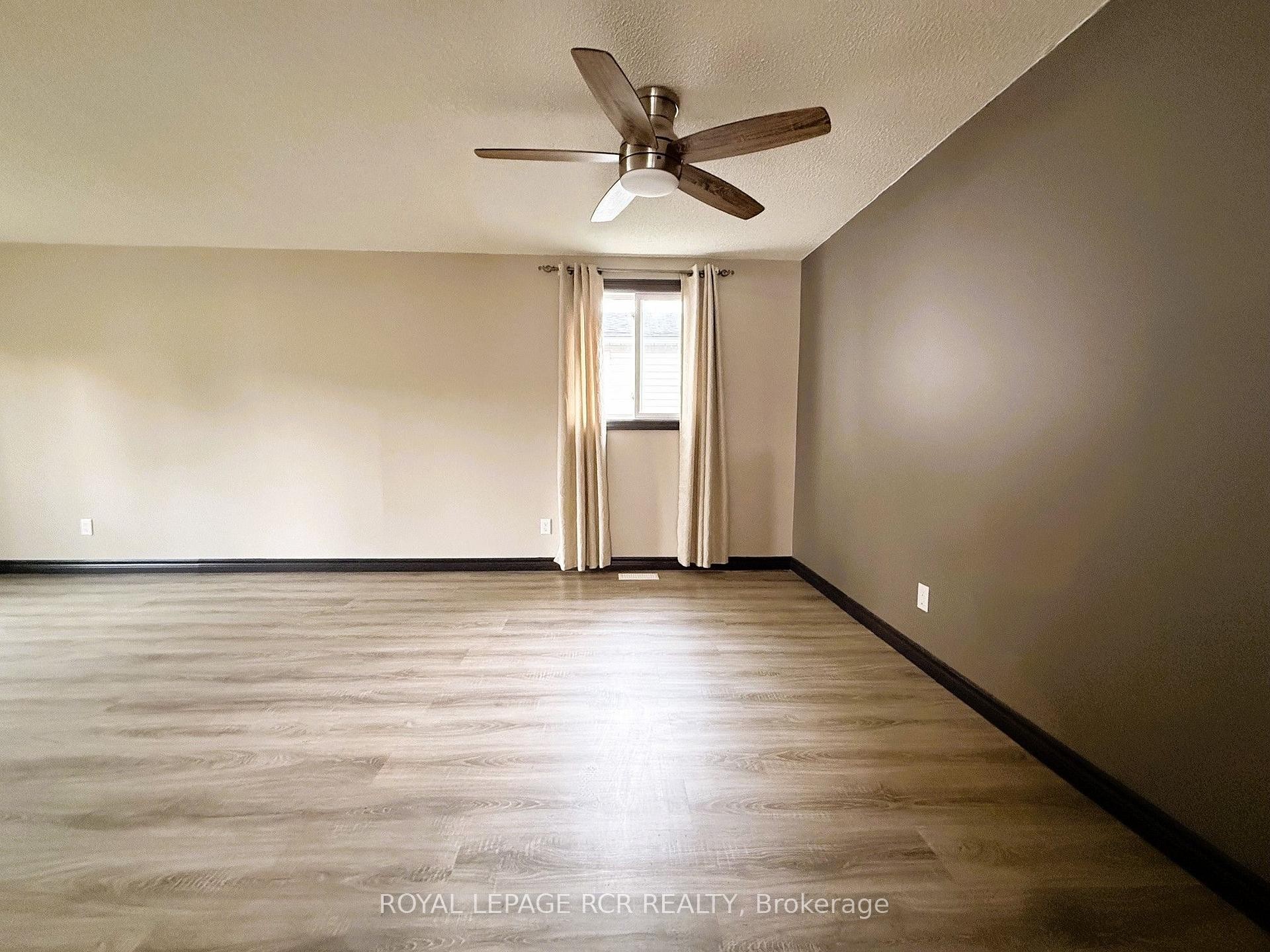 38 Royal Oak Drive, Innisfil, ON - Indoor Photo Showing Other Room