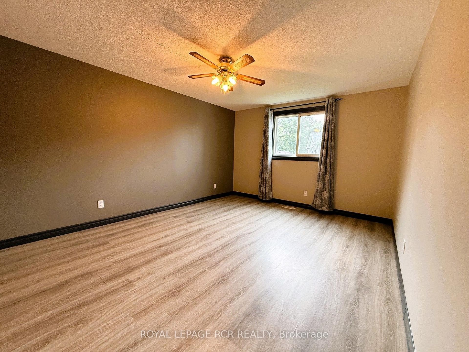 38 Royal Oak Drive, Innisfil, ON - Indoor Photo Showing Other Room
