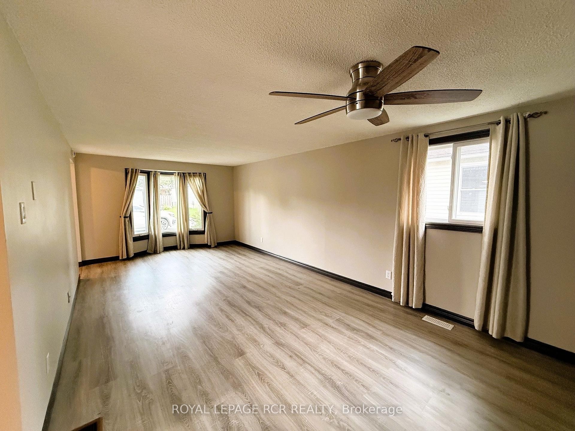 38 Royal Oak Drive, Innisfil, ON - Indoor Photo Showing Other Room