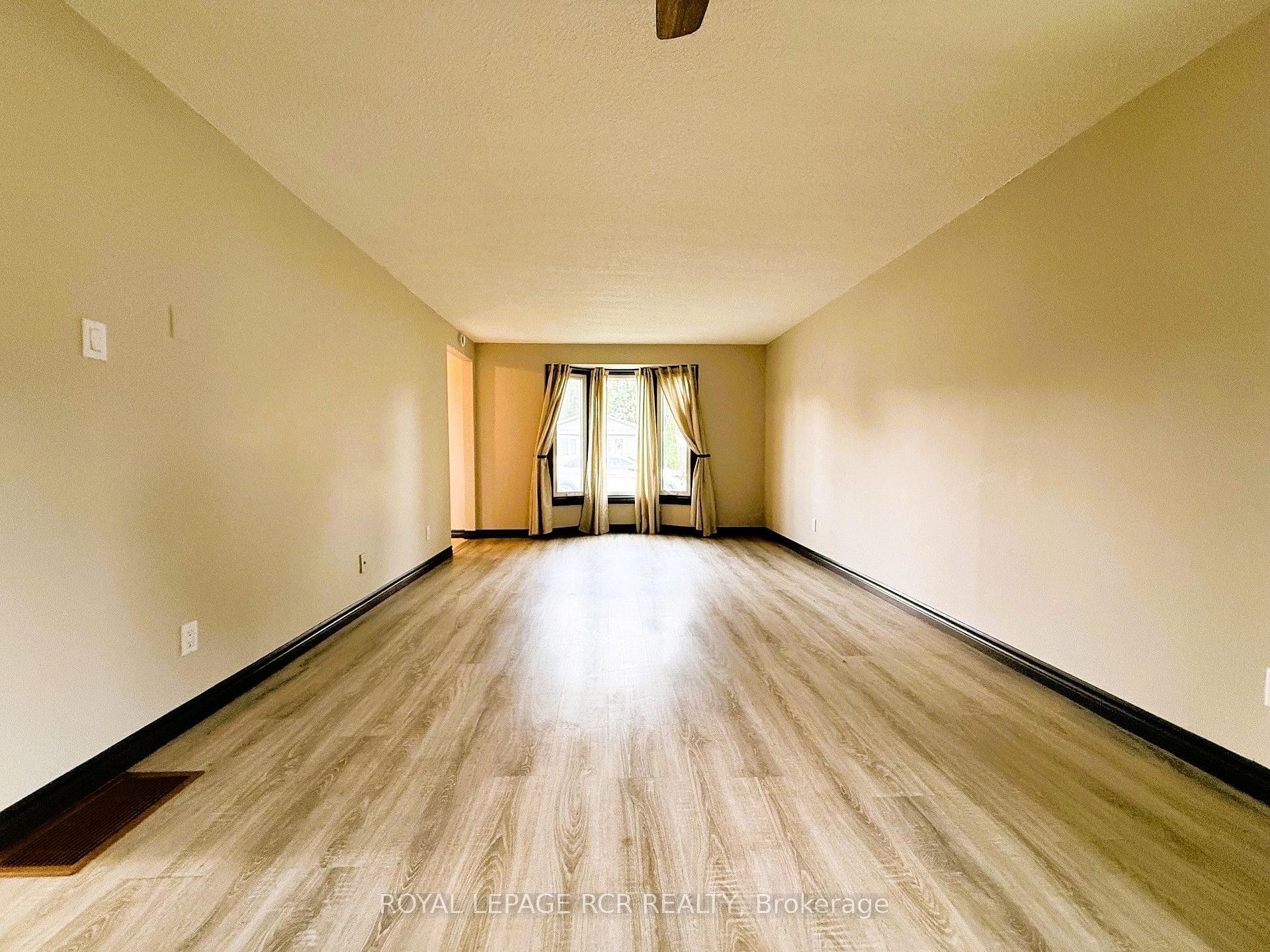 38 Royal Oak Drive, Innisfil, ON - Indoor Photo Showing Other Room