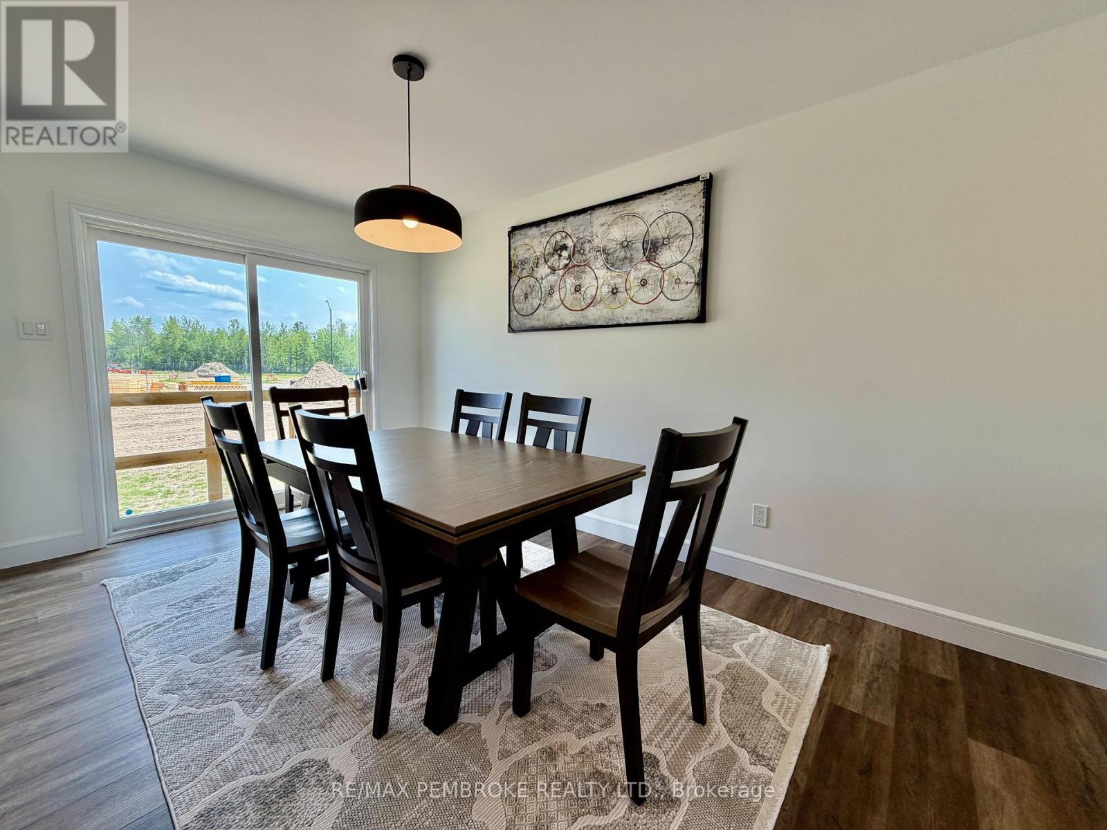 62 Eddy Crescent, Pembroke, ON - Indoor Photo Showing Dining Room
