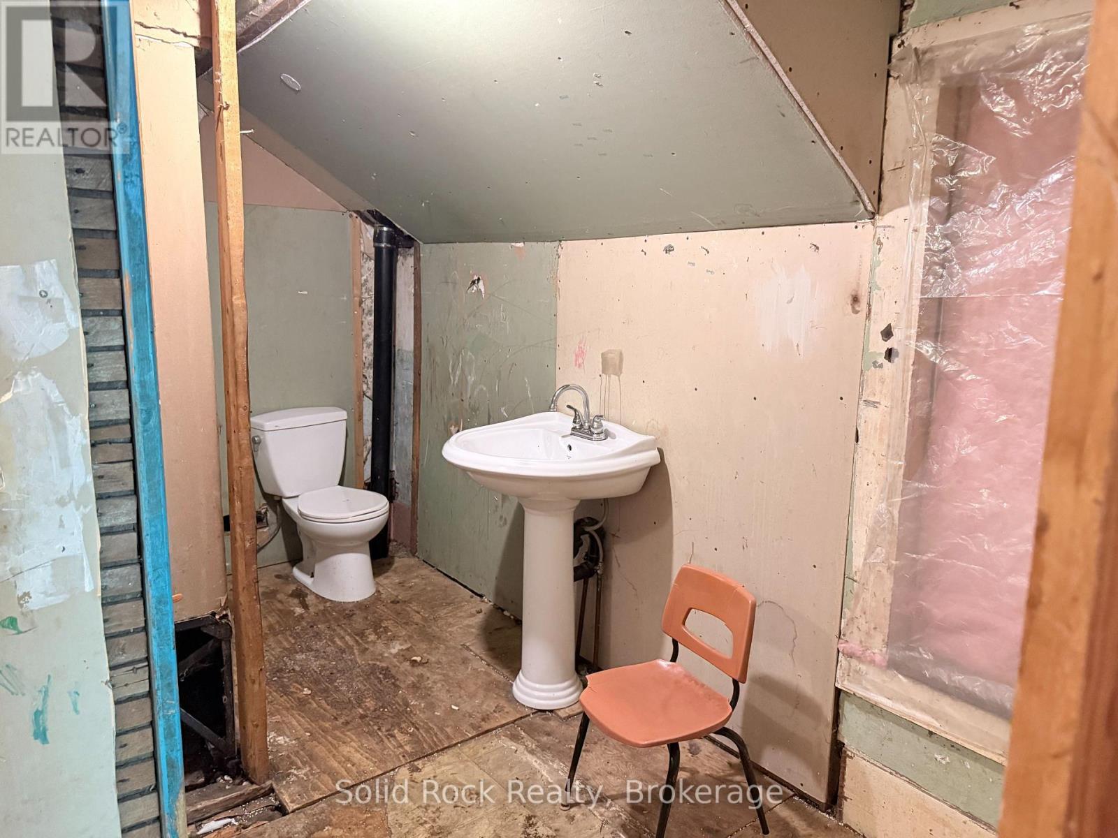 upstairs bathroom needs to be hooked up - 29 North Hastings Avenue, Marmora And Lake (Marmora Ward), ON - Indoor Photo Showing Bathroom