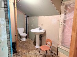 upstairs bathroom needs to be hooked up -