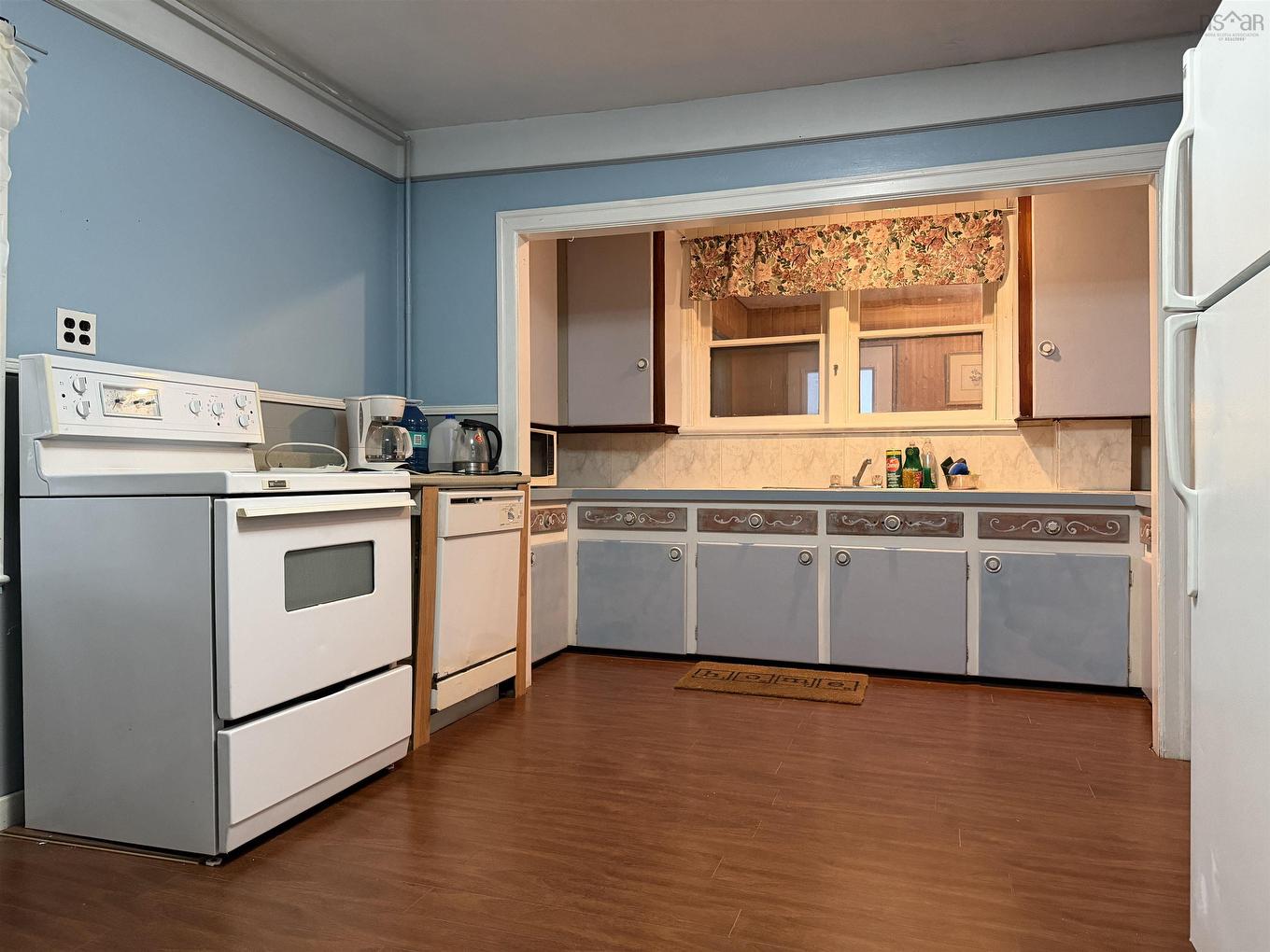 17 Mechanic Street, Trenton, NS - Indoor Photo Showing Kitchen