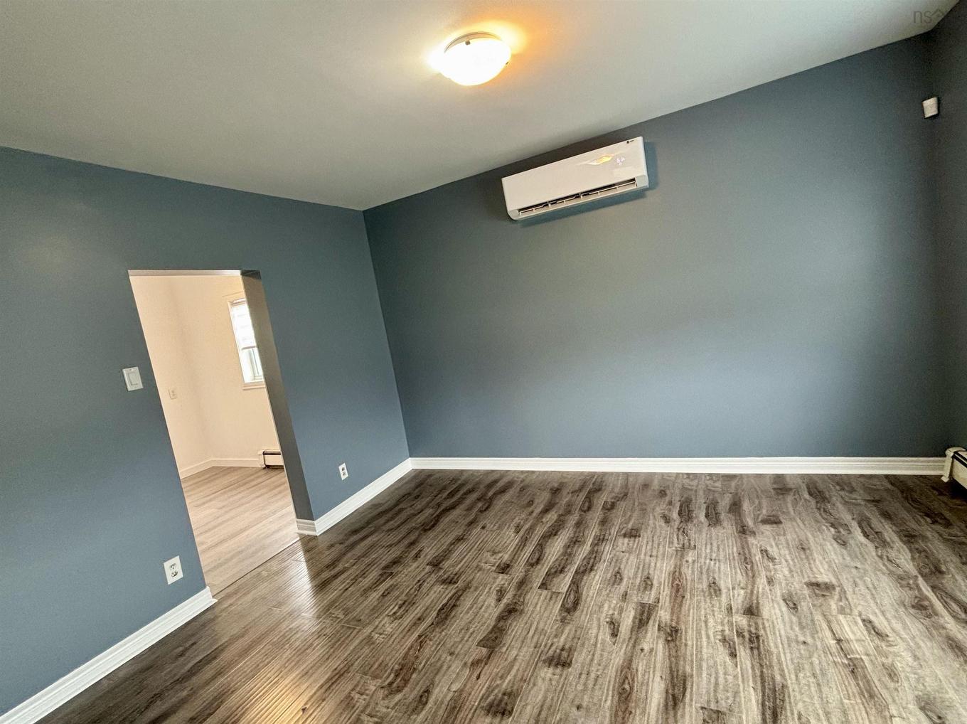 683 Mahon Street, New Waterford, NS - Indoor Photo Showing Other Room