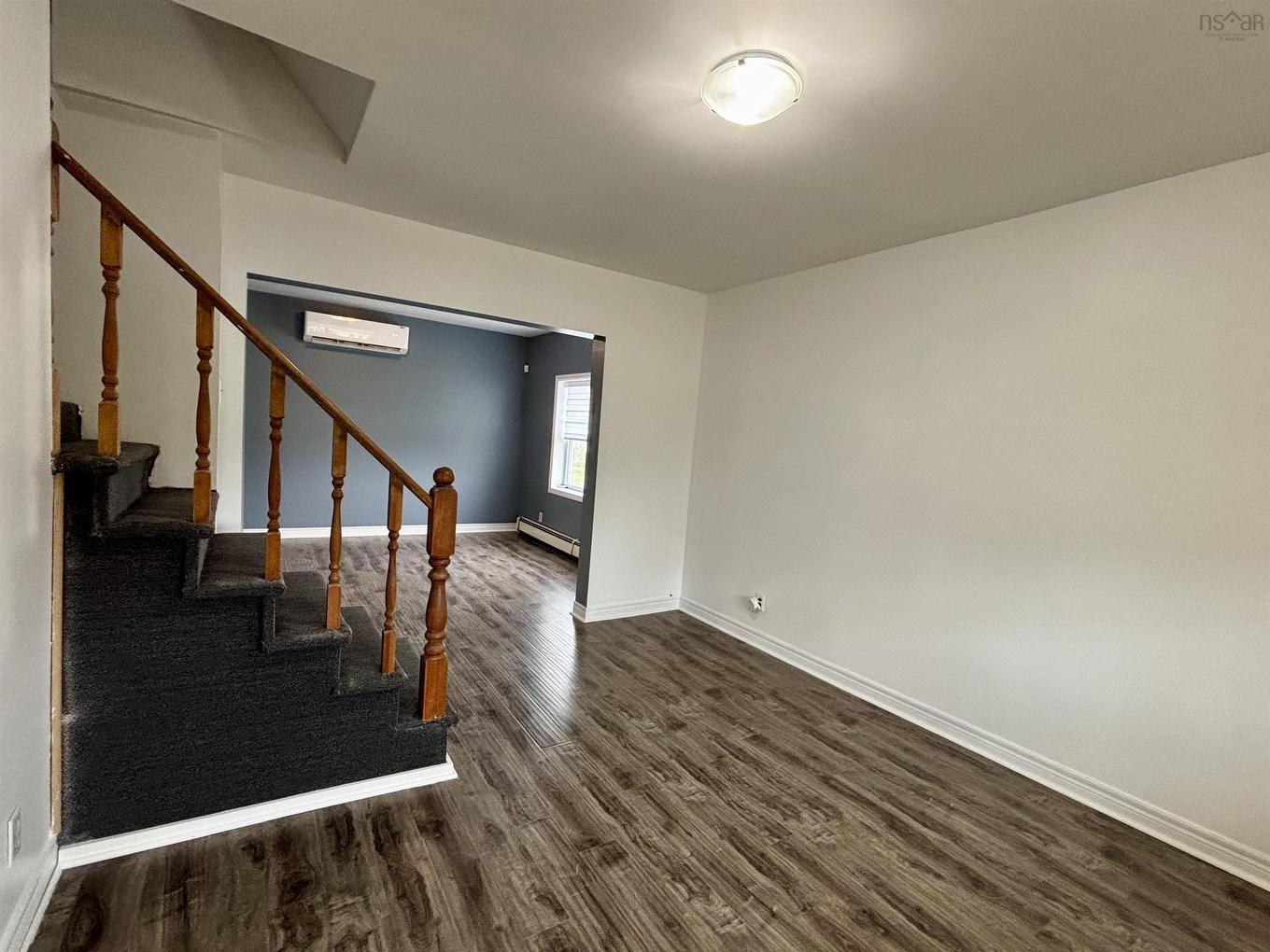 683 Mahon Street, New Waterford, NS - Indoor Photo Showing Other Room