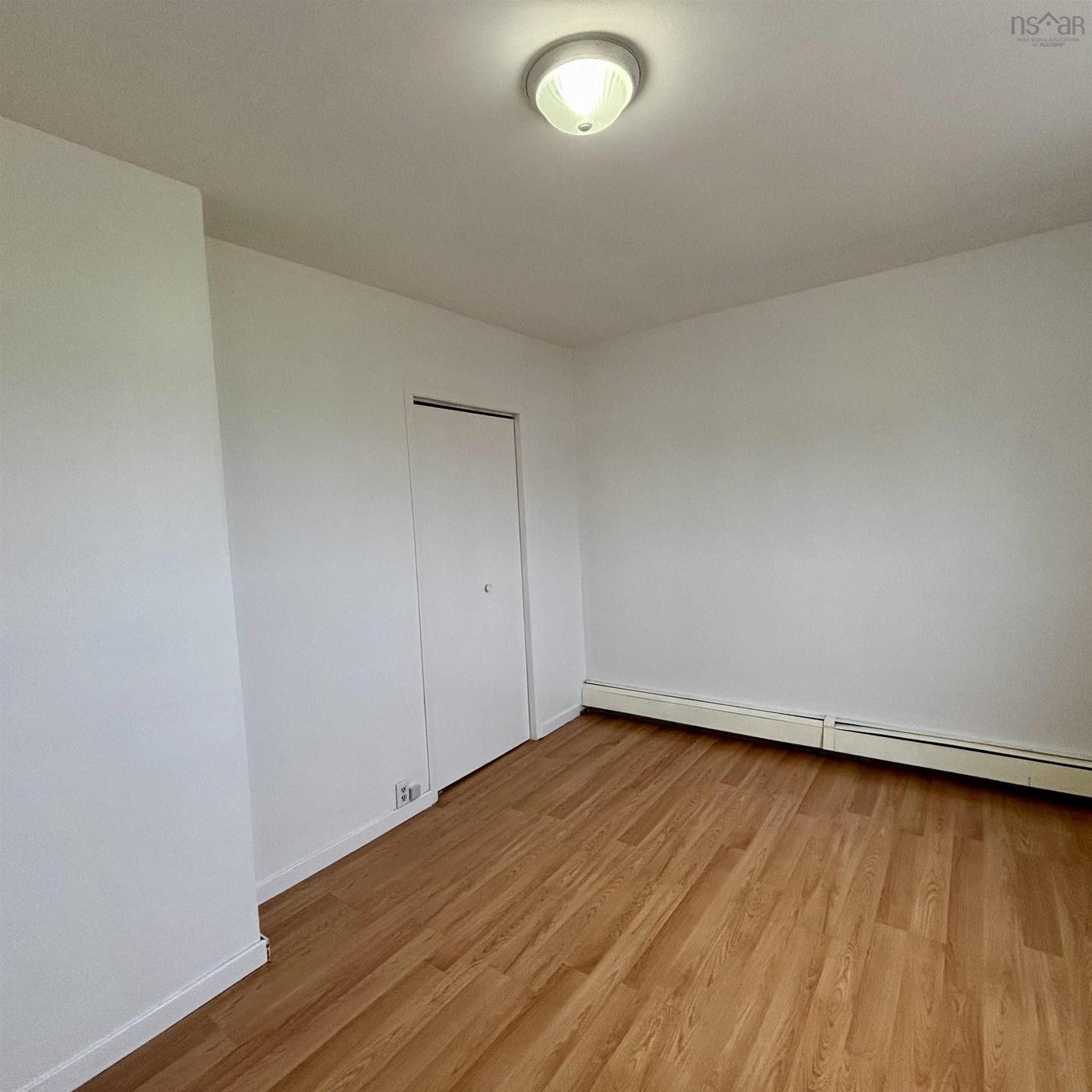 683 Mahon Street, New Waterford, NS - Indoor Photo Showing Other Room