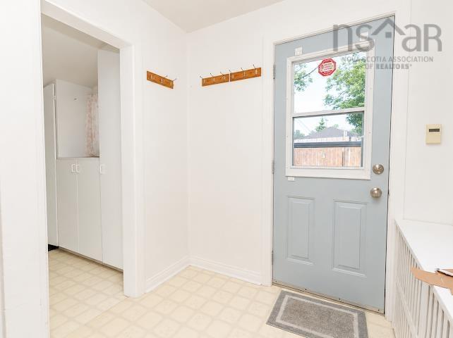 18/20 Queen Street, Sydney, NS - Indoor Photo Showing Other Room