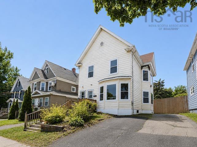 18/20 Queen Street, Sydney, NS - Outdoor