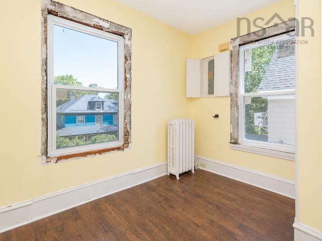 18/20 Queen Street, Sydney, NS - Indoor Photo Showing Other Room