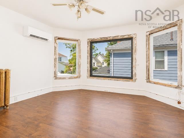 18/20 Queen Street, Sydney, NS - Indoor Photo Showing Other Room