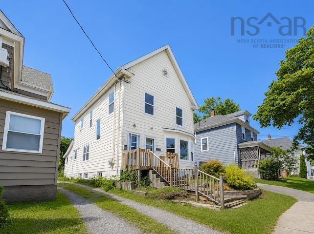 18/20 Queen Street, Sydney, NS - Outdoor
