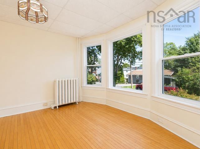 18/20 Queen Street, Sydney, NS - Indoor Photo Showing Other Room