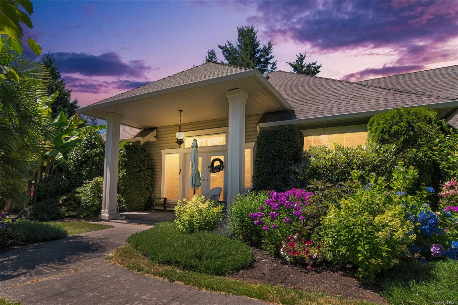 2071 James Edward Pl, Nanaimo, BC