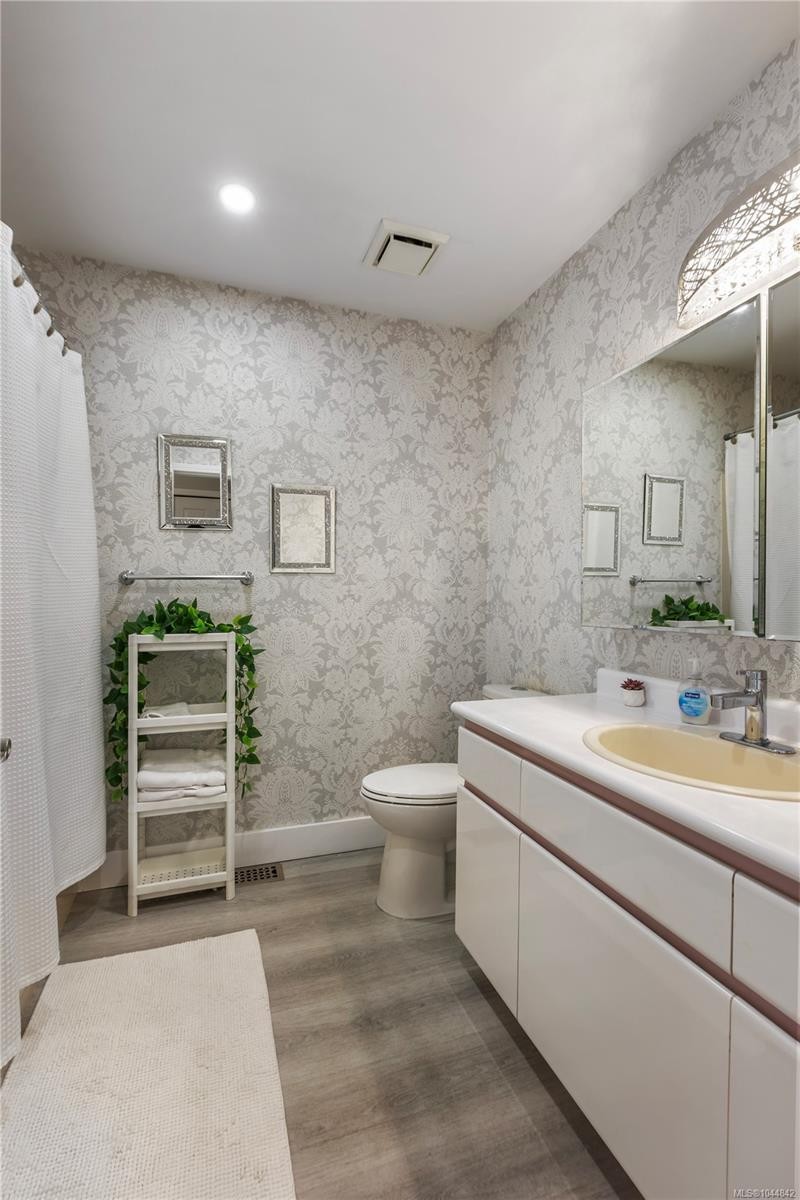 380 Crystalview Terr, Langford, BC