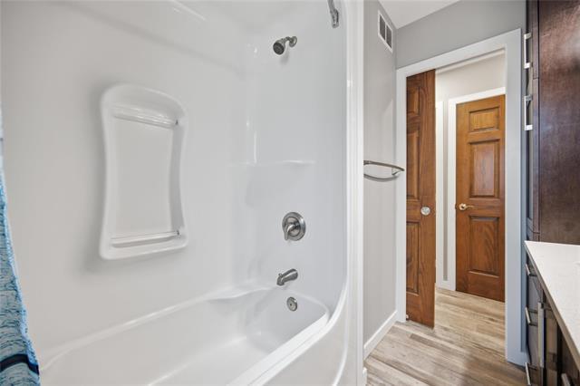 78 Fernwood Ave, Winnipeg, MB - Indoor Photo Showing Bathroom