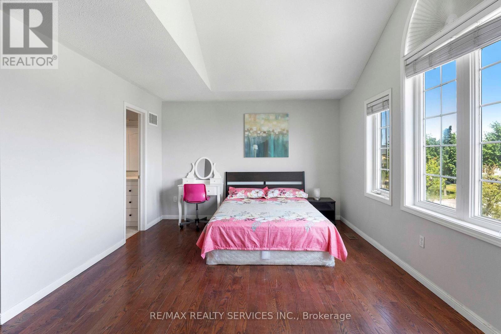 3696 Waterfall Crescent, Mississauga, ON - Indoor Photo Showing Bedroom