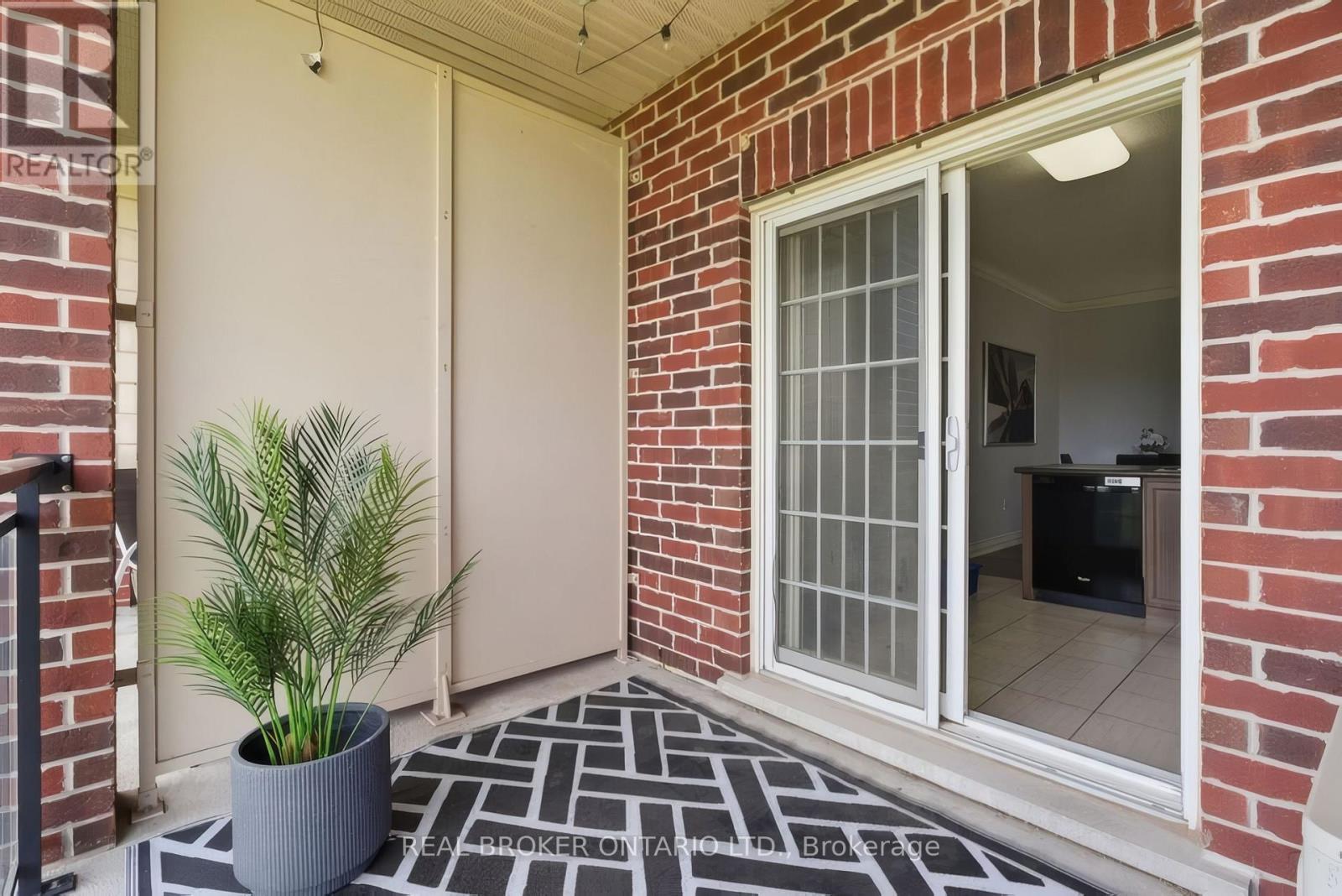 414 - 1440 Gordon Street, Guelph, ON - Outdoor With Exterior