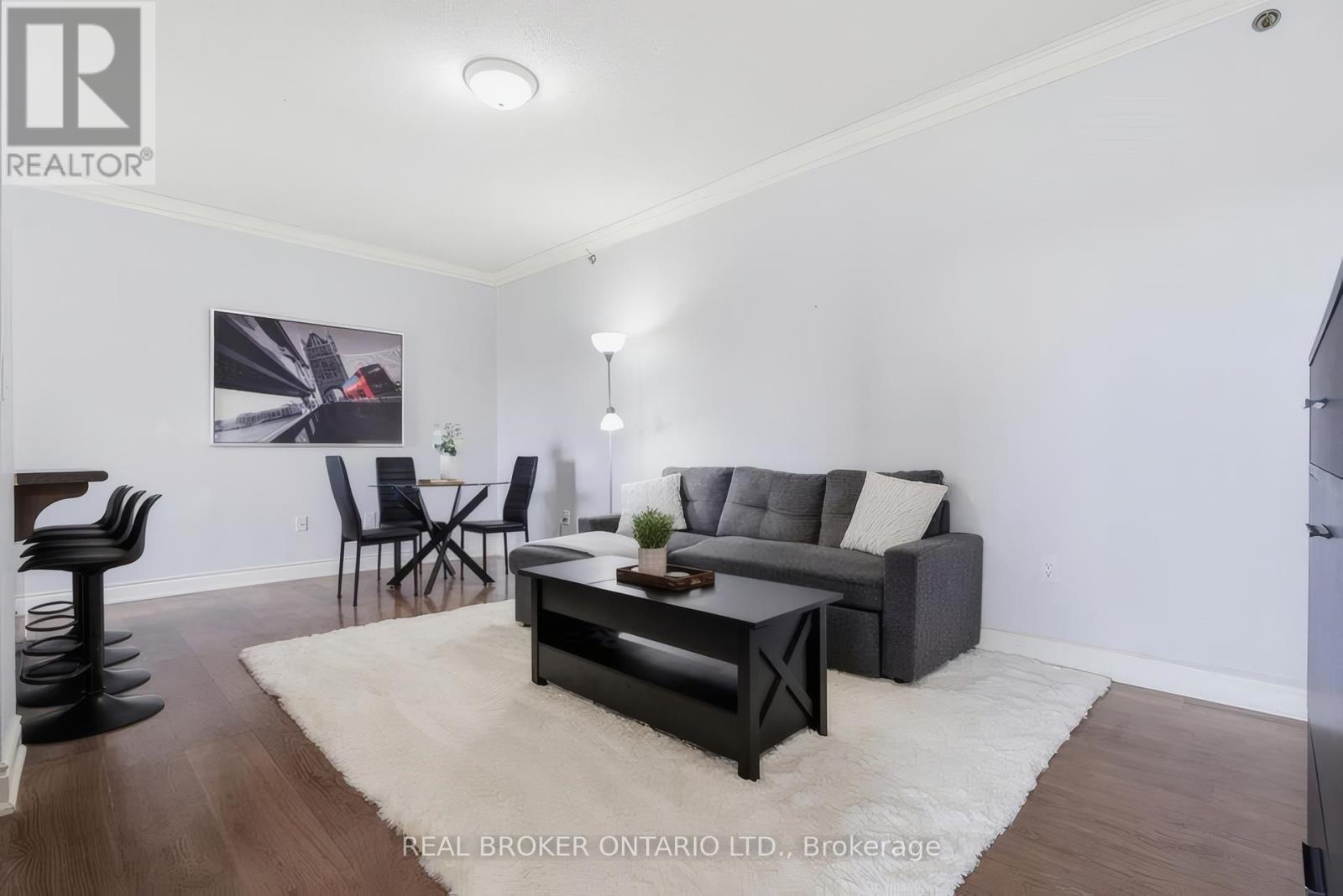 414 - 1440 Gordon Street, Guelph, ON - Indoor Photo Showing Living Room