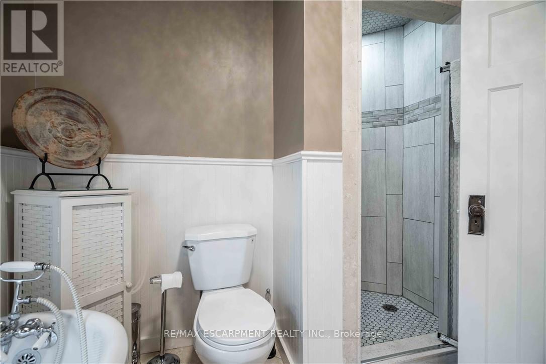 99 Argyle Street N, Haldimand, ON - Indoor Photo Showing Bathroom