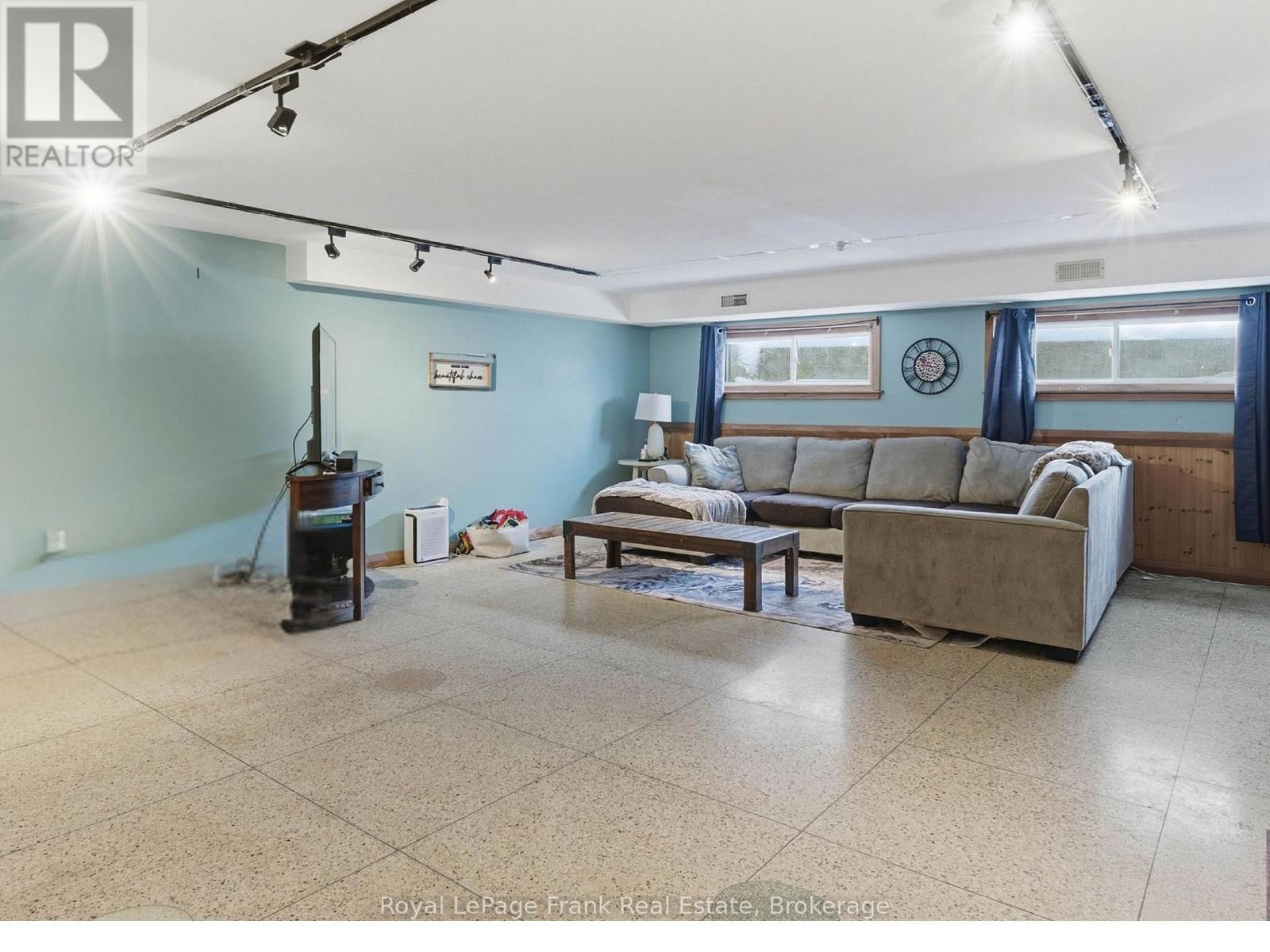 241 Bellevue Drive, Quinte West, ON - Indoor