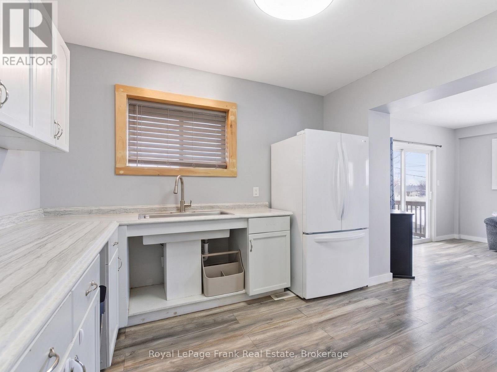 241 Bellevue Drive, Quinte West, ON - Indoor Photo Showing Kitchen