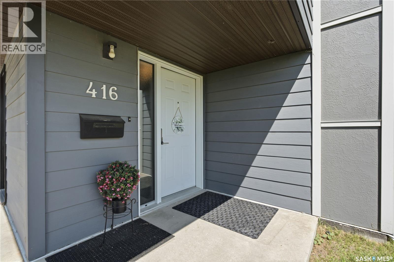 416 425 115Th Street E, Saskatoon, SK - Outdoor With Exterior