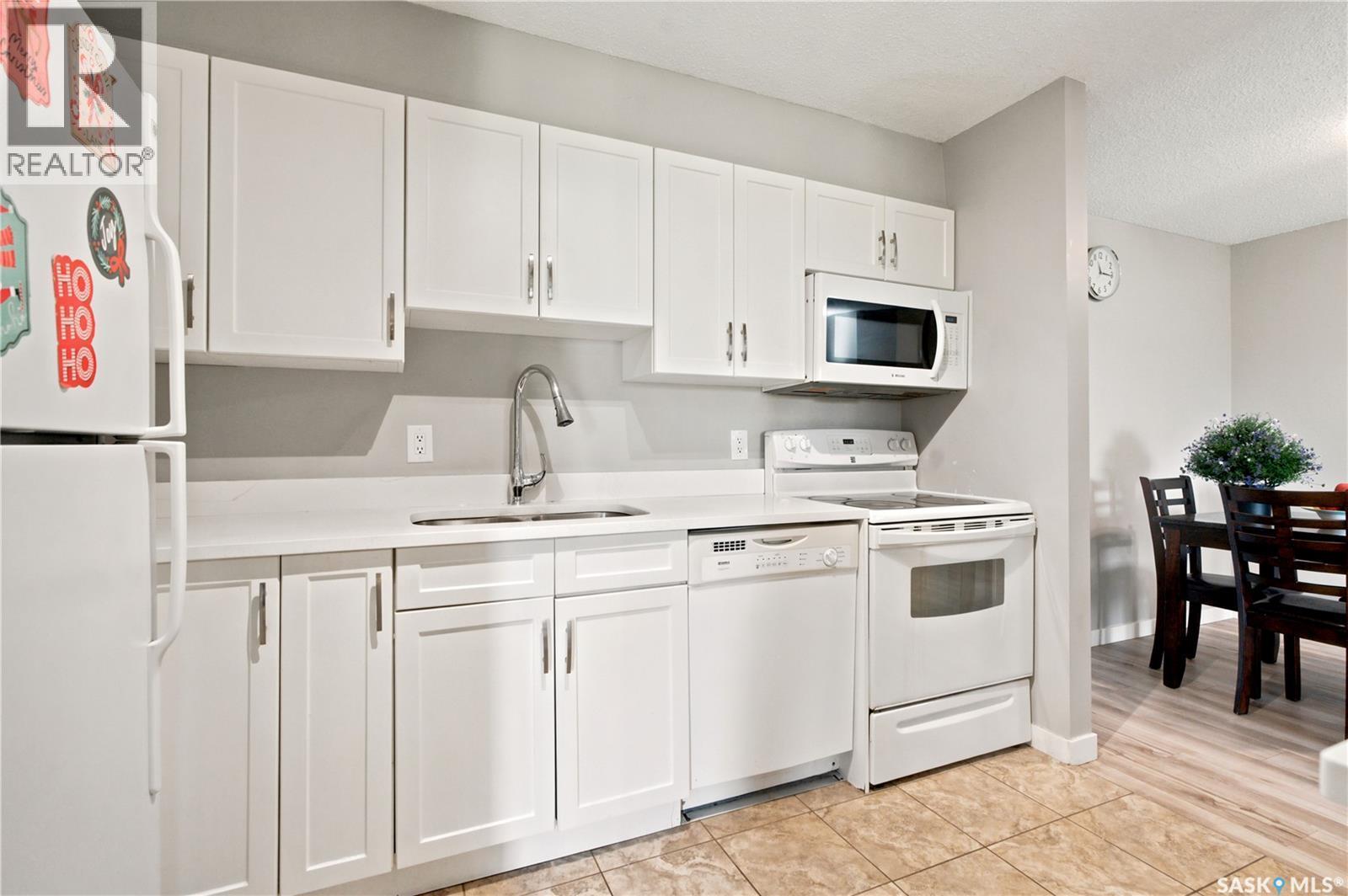 416 425 115Th Street E, Saskatoon, SK - Indoor Photo Showing Kitchen