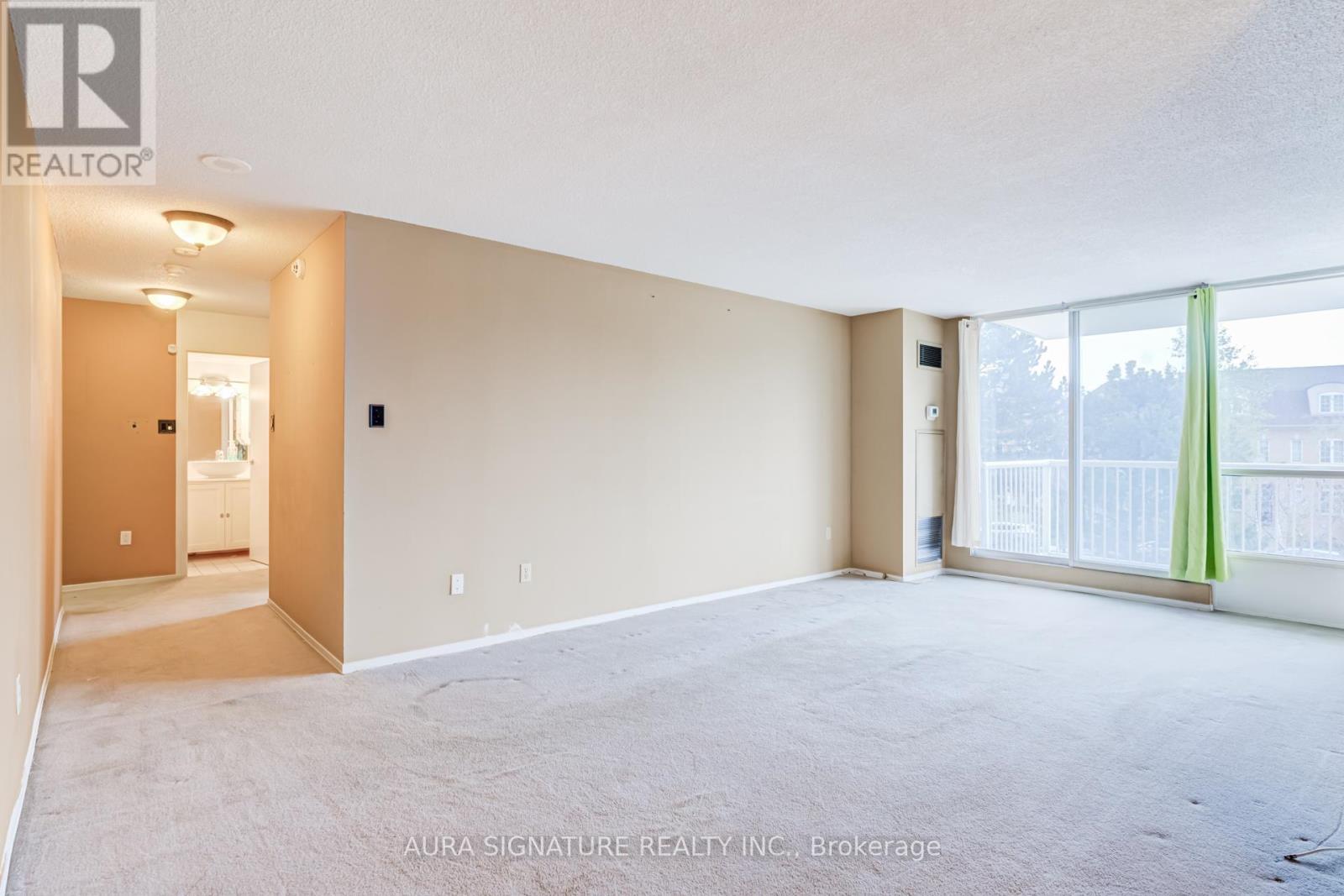 401 - 3077 Weston Road, Toronto, ON - Indoor Photo Showing Other Room