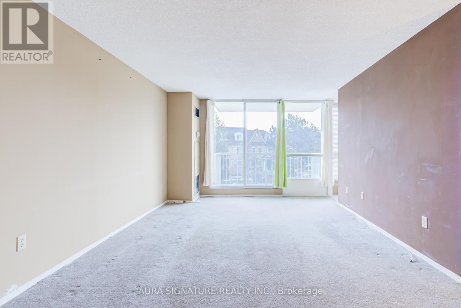 401 - 3077 Weston Road, Toronto, ON - Indoor Photo Showing Other Room