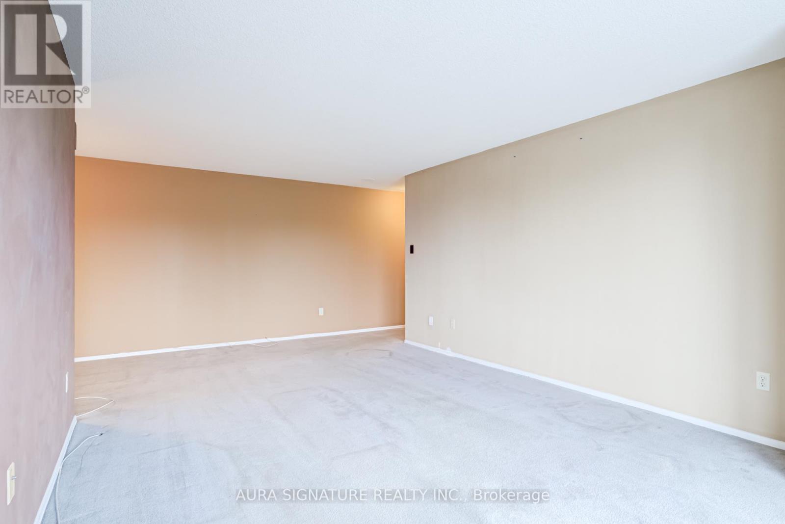 401 - 3077 Weston Road, Toronto, ON - Indoor Photo Showing Other Room