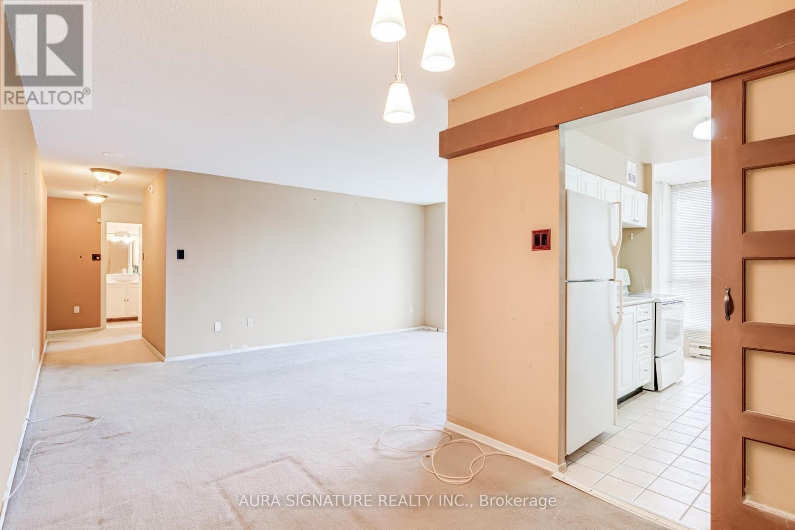 401 - 3077 Weston Road, Toronto, ON - Indoor