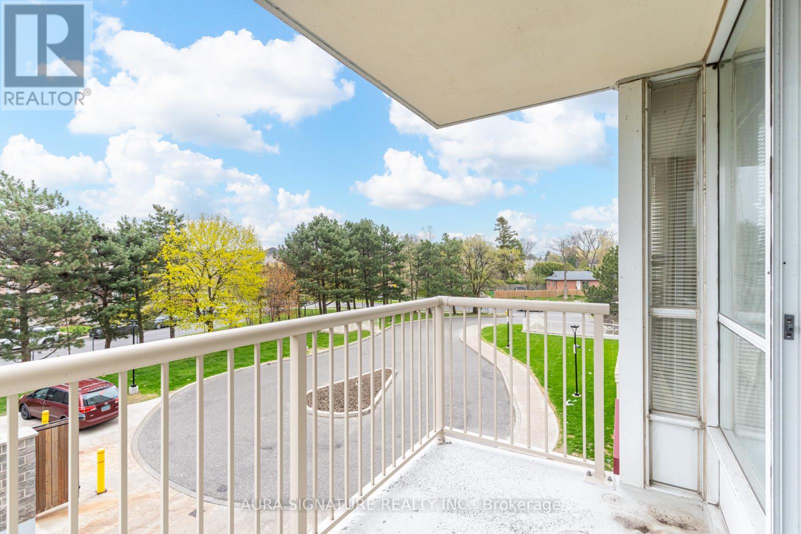 401 - 3077 Weston Road, Toronto, ON - Outdoor With Exterior