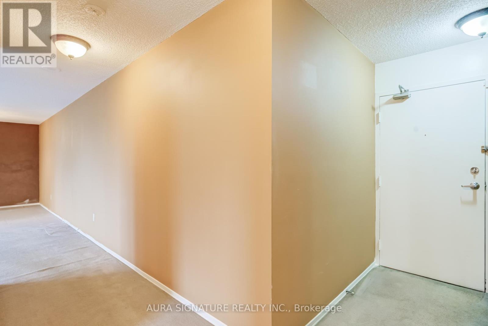 401 - 3077 Weston Road, Toronto, ON - Indoor Photo Showing Other Room