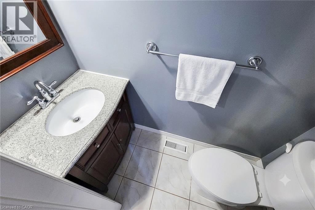 502 Barton Street Unit# 50, Stoney Creek, ON - Indoor Photo Showing Bathroom