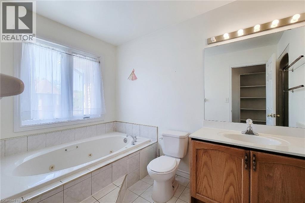 502 Barton Street Unit# 50, Stoney Creek, ON - Indoor Photo Showing Bathroom