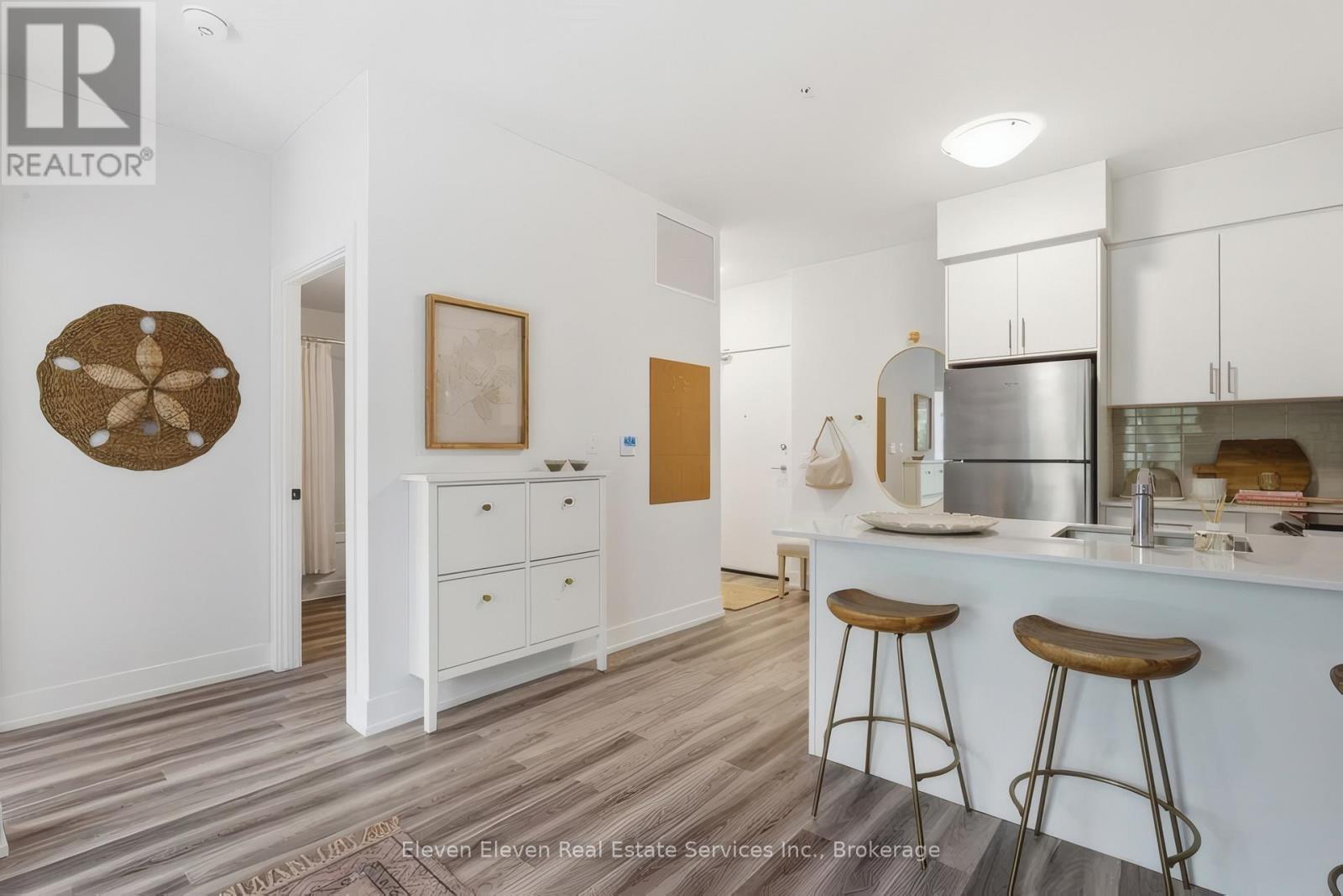 422 - 1100 Lackner Place, Kitchener, ON - Indoor Photo Showing Kitchen