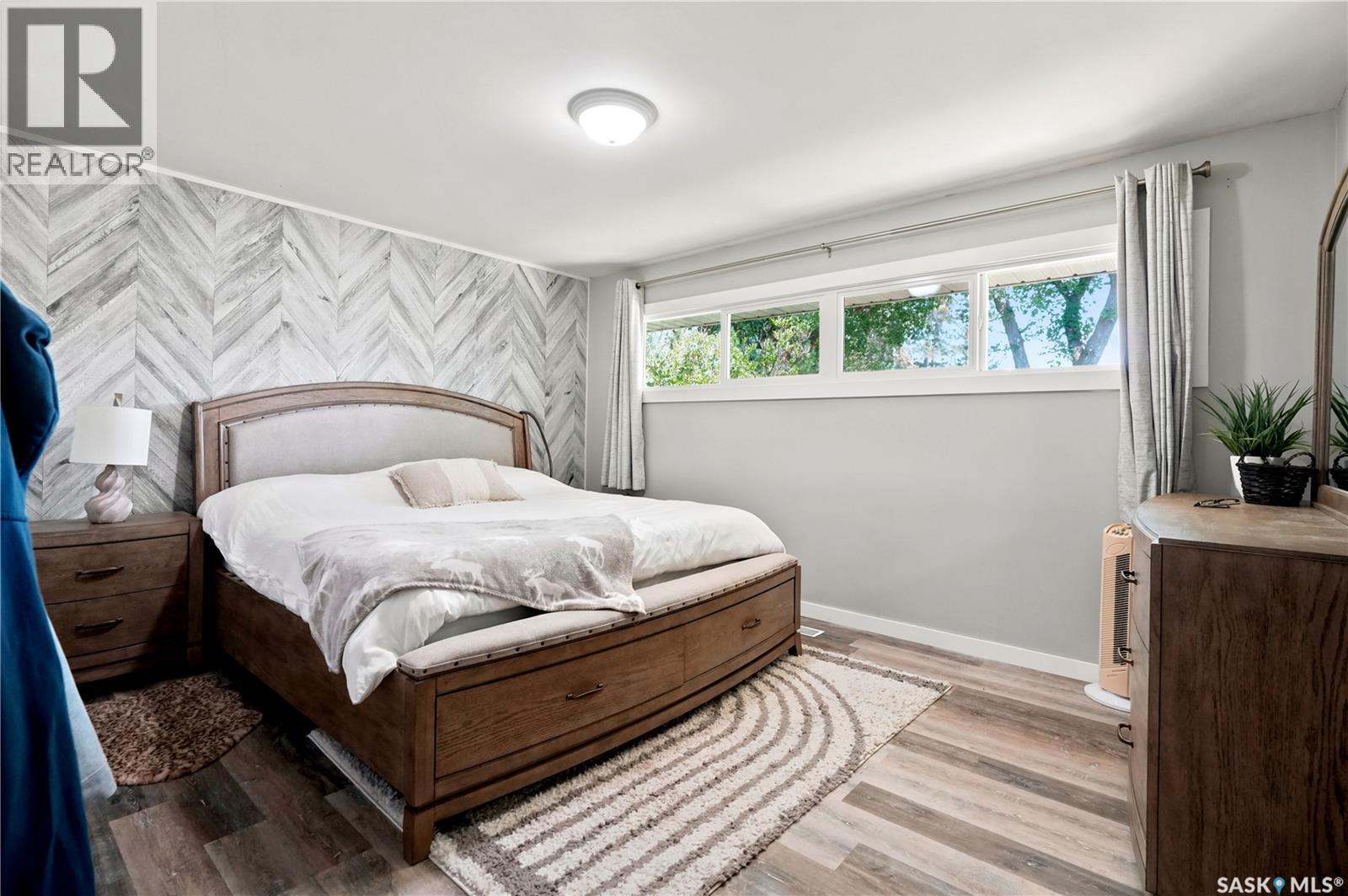 2816 Queen Street, Regina, SK - Indoor Photo Showing Bedroom
