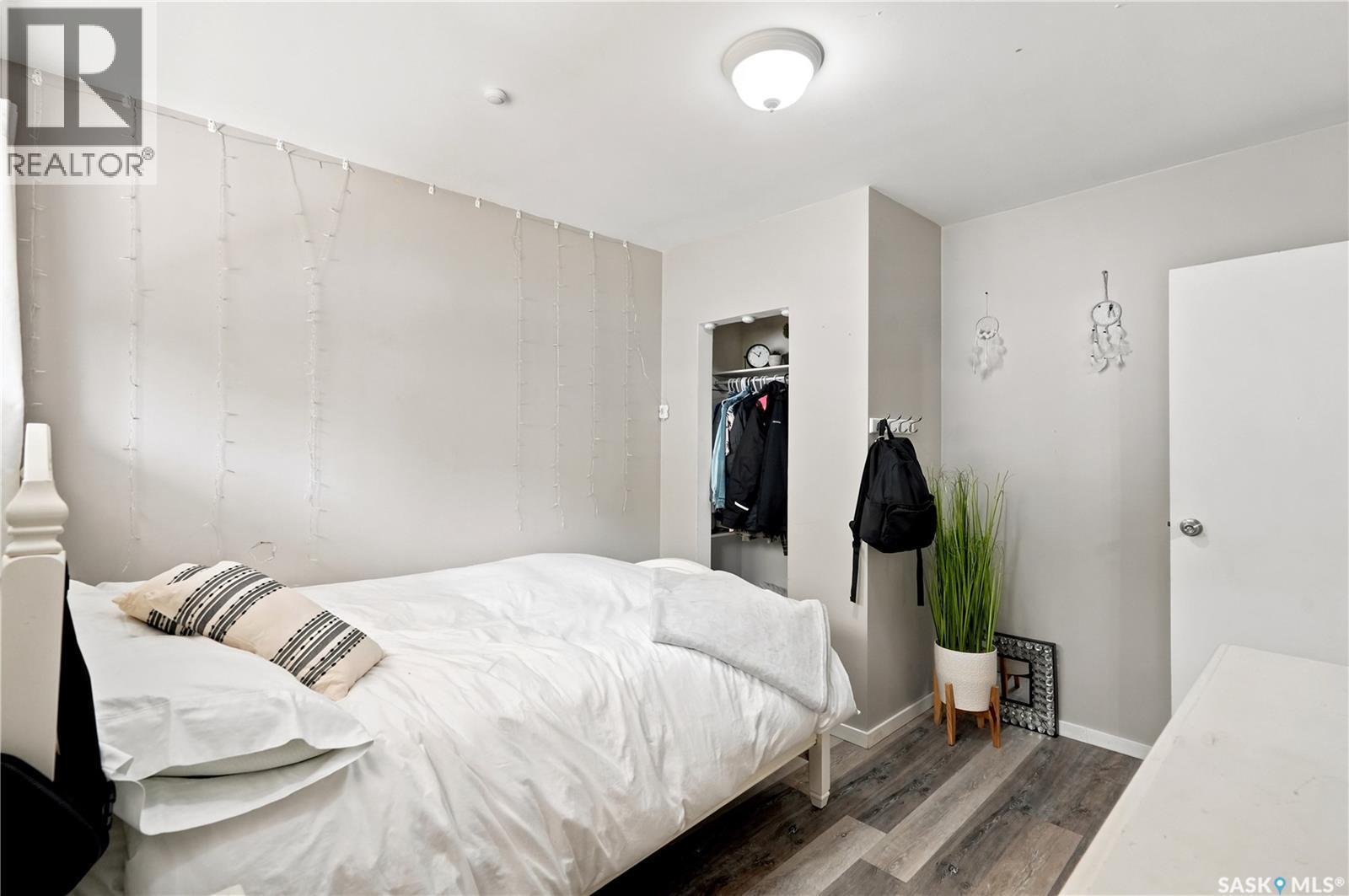 2816 Queen Street, Regina, SK - Indoor Photo Showing Bedroom