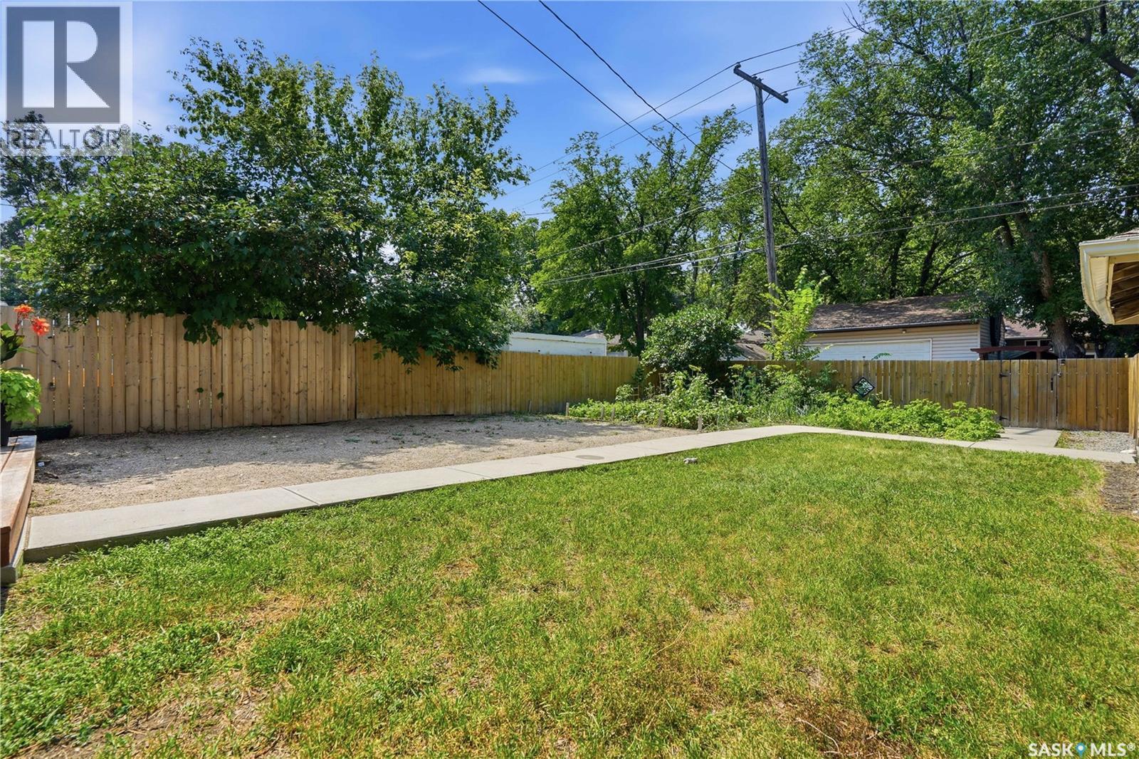 2816 Queen Street, Regina, SK - Outdoor