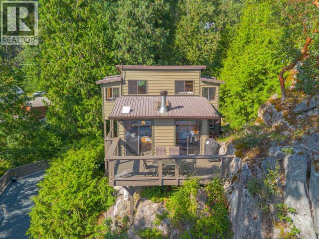 9951 Finn Bay Rd, Powell River, BC - Outdoor