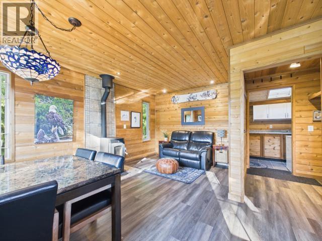 9951 Finn Bay Rd, Powell River, BC - Photo Showing Other Room