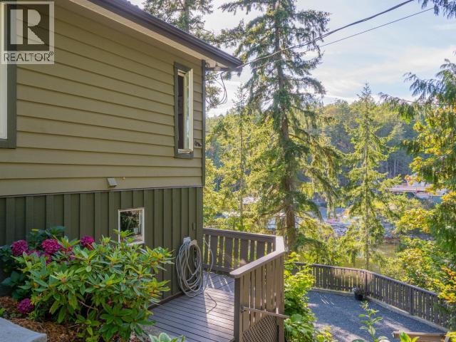 9951 Finn Bay Rd, Powell River, BC - Outdoor With Exterior