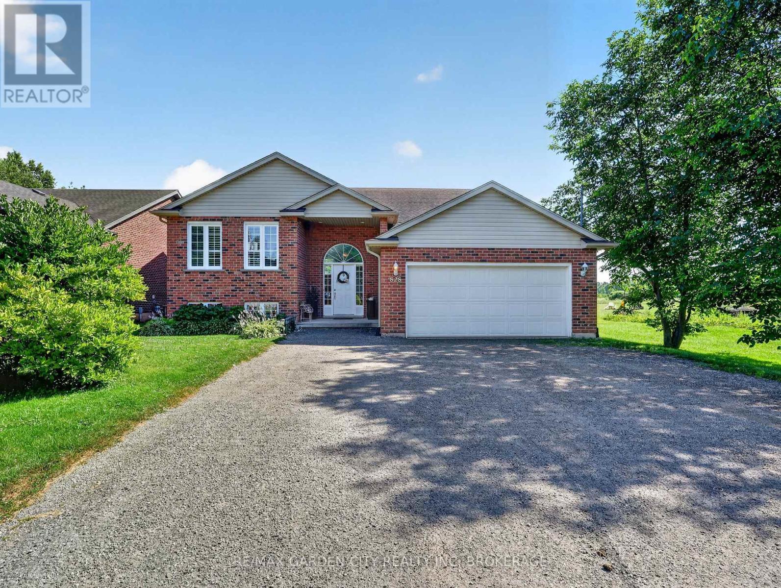 828 Foss Road, Pelham (Fenwick), ON - Outdoor