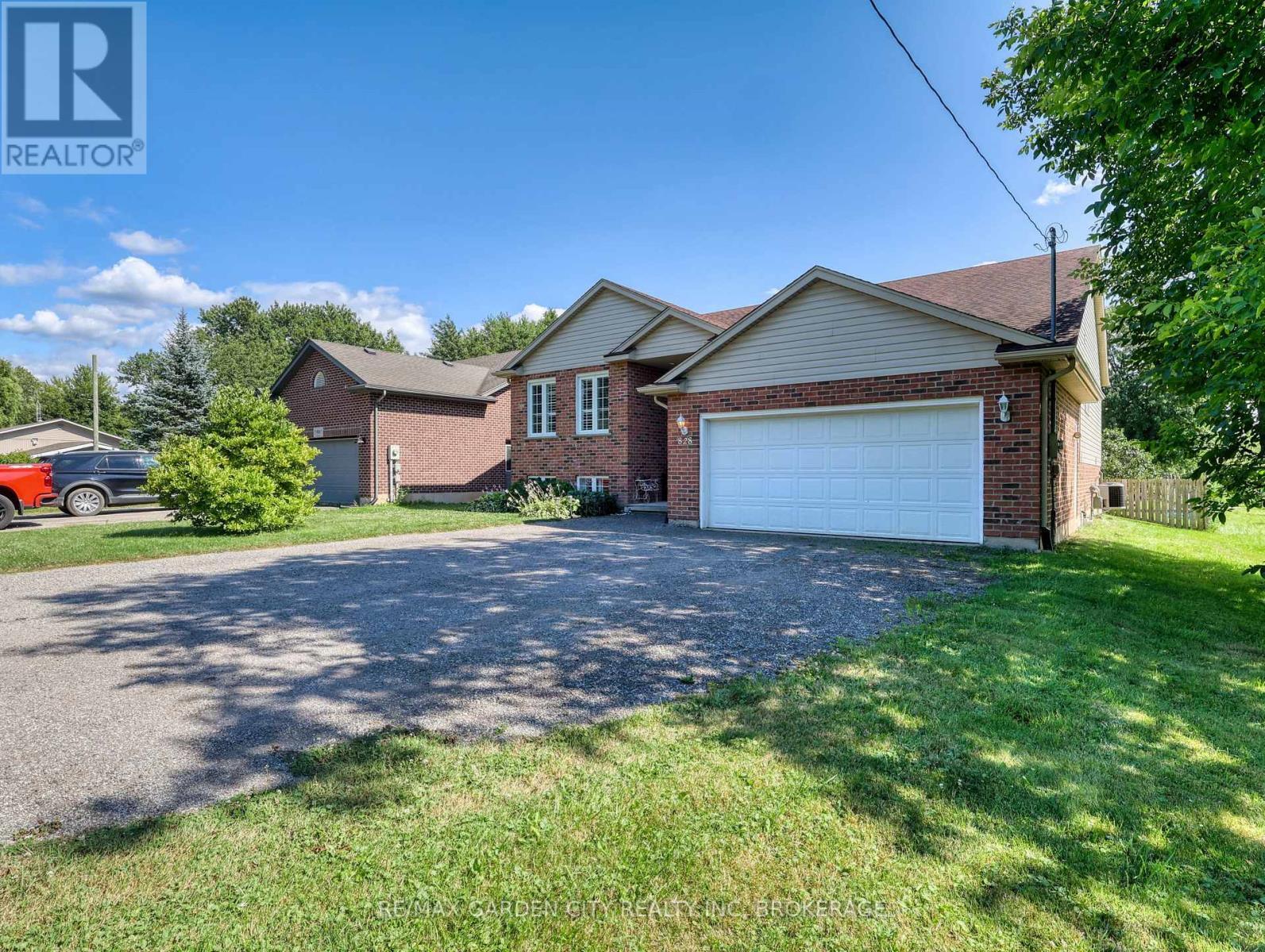 828 Foss Road, Pelham (Fenwick), ON - Outdoor