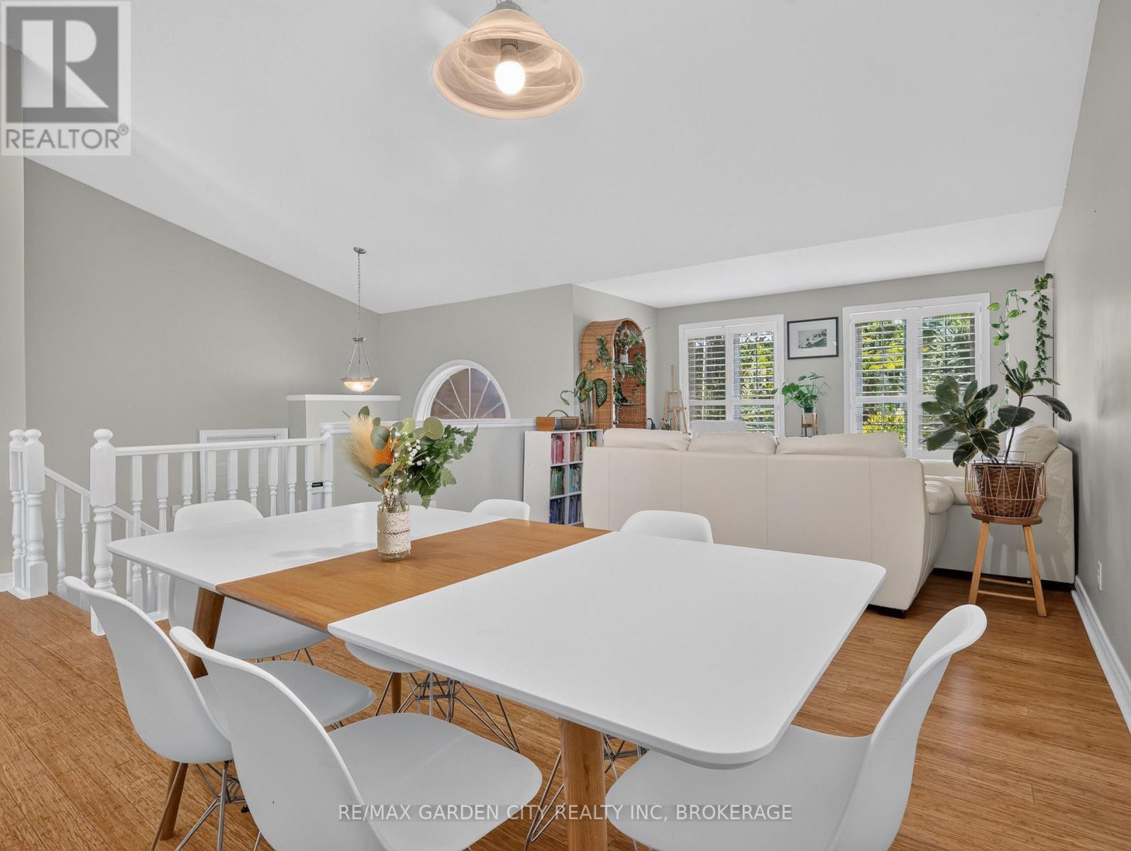 828 Foss Road, Pelham (Fenwick), ON - Indoor Photo Showing Dining Room