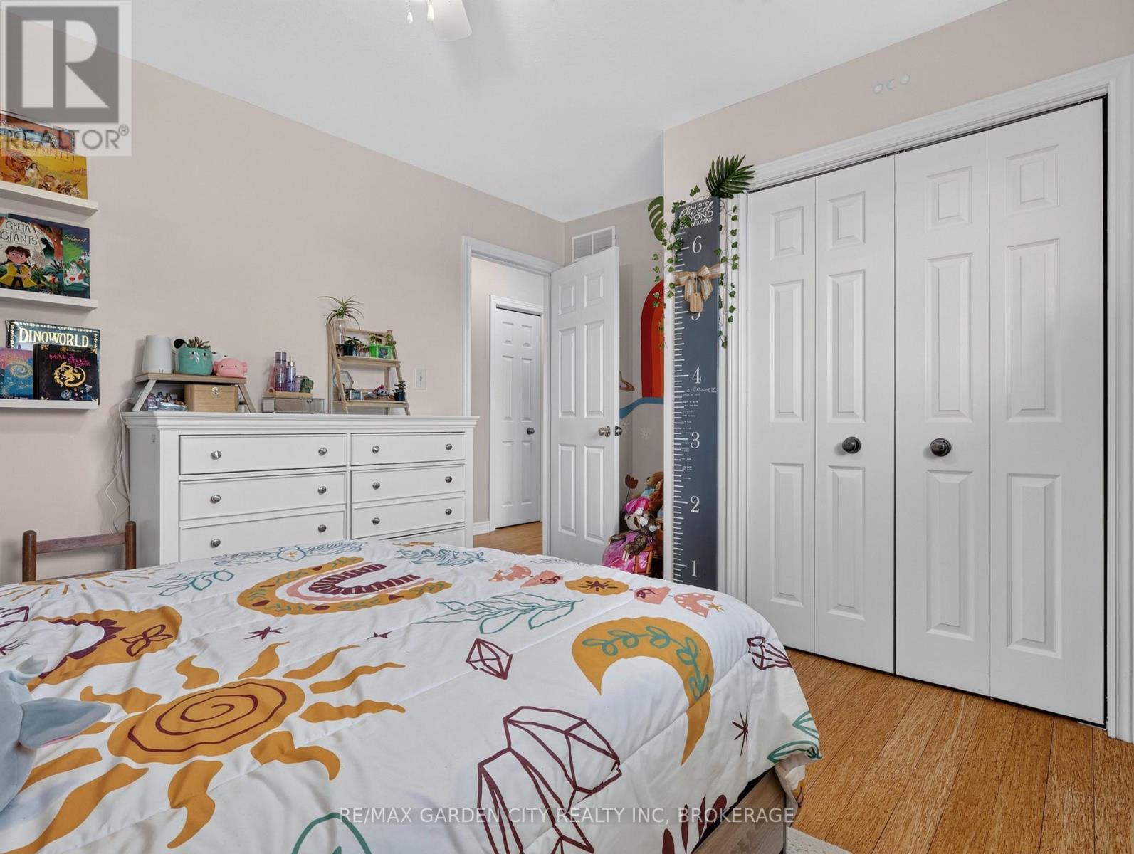 828 Foss Road, Pelham (Fenwick), ON - Indoor Photo Showing Bedroom